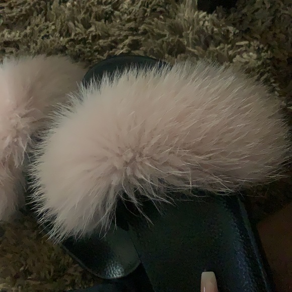Fluffly slides - Picture 2 of 3